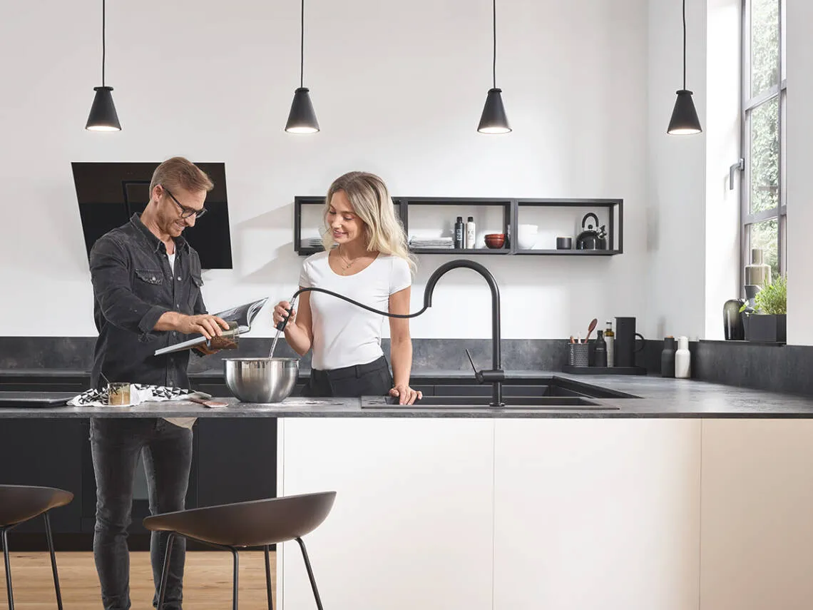 Talis M54 Bir dastali oshxona aralashtirgichi 210, EcoSmart, tortib chiqariladigan dush, 2jet