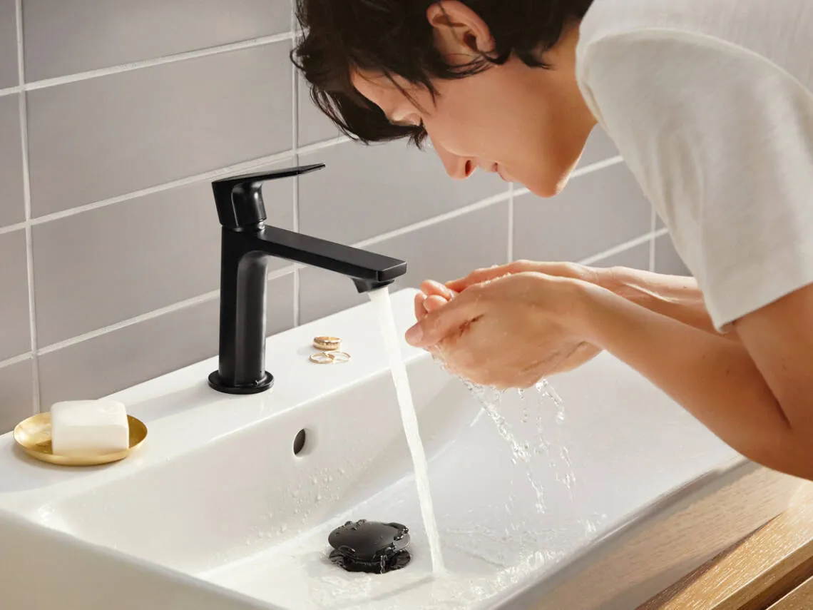 Rebris E Bir dastali lavabo aralashtirgichi 240 CoolStart EcoSmart+, kosa lavabolar uchun, pop-up drenaj klapani bilan
