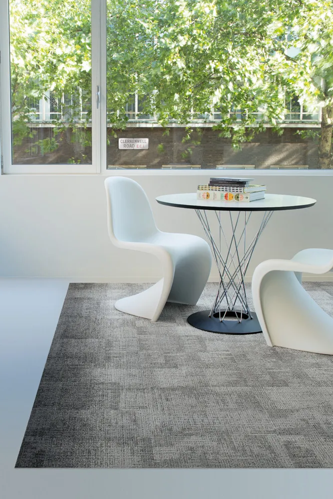 Dissident 2.0 carpet tile