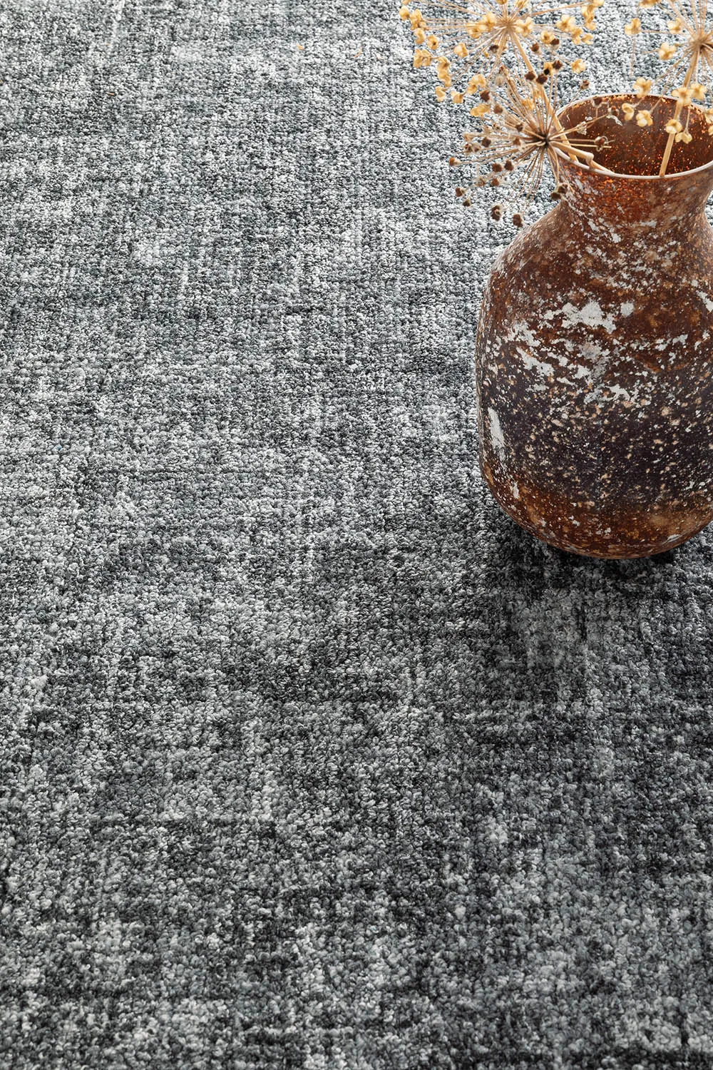 Quiet Statement — Maroc carpet tile